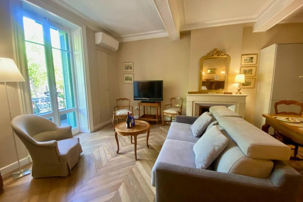 L'Historien - Avec Balcon Coeur De Nimes Apartment Екстериор снимка