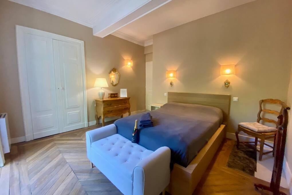 L'Historien - Avec Balcon Coeur De Nimes Apartment Екстериор снимка