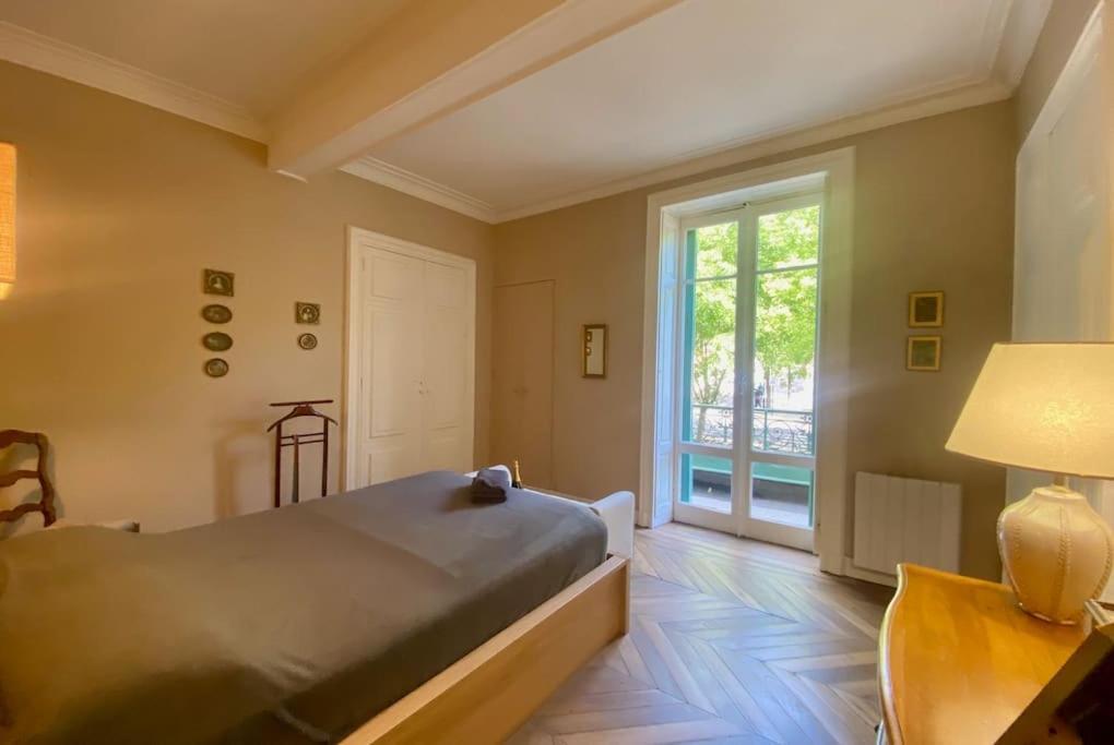 L'Historien - Avec Balcon Coeur De Nimes Apartment Екстериор снимка