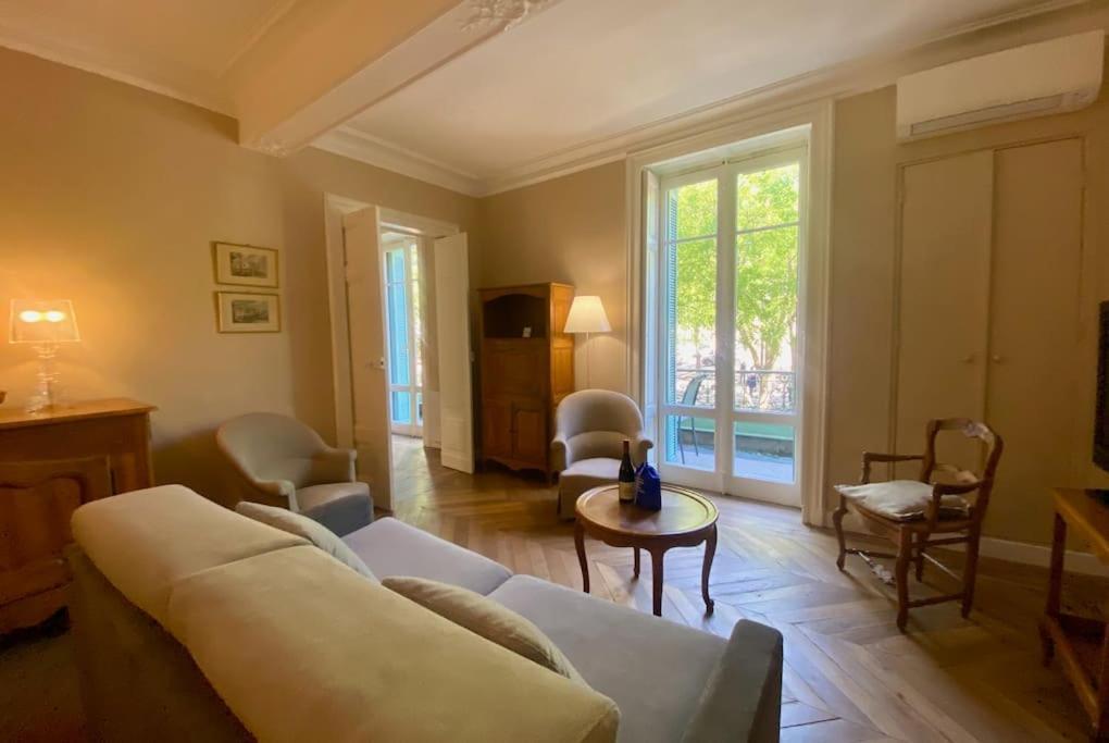 L'Historien - Avec Balcon Coeur De Nimes Apartment Екстериор снимка